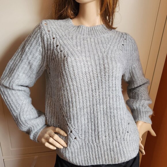 GAP Sweaters - Chunky Soft Grey Wool Blend Knitted Pullover Crew Sweater Size Small